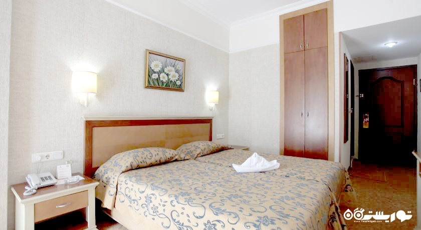 تخت بزرگ اتاق فمیلی